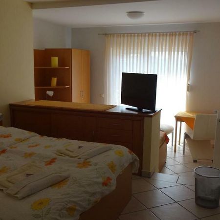 Ensdorf Gastehaus Reuten Bed & Breakfast エクステリア 写真