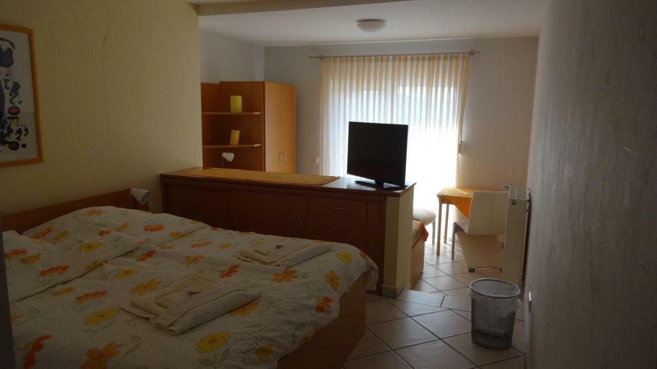 Ensdorf Gastehaus Reuten Bed & Breakfast エクステリア 写真